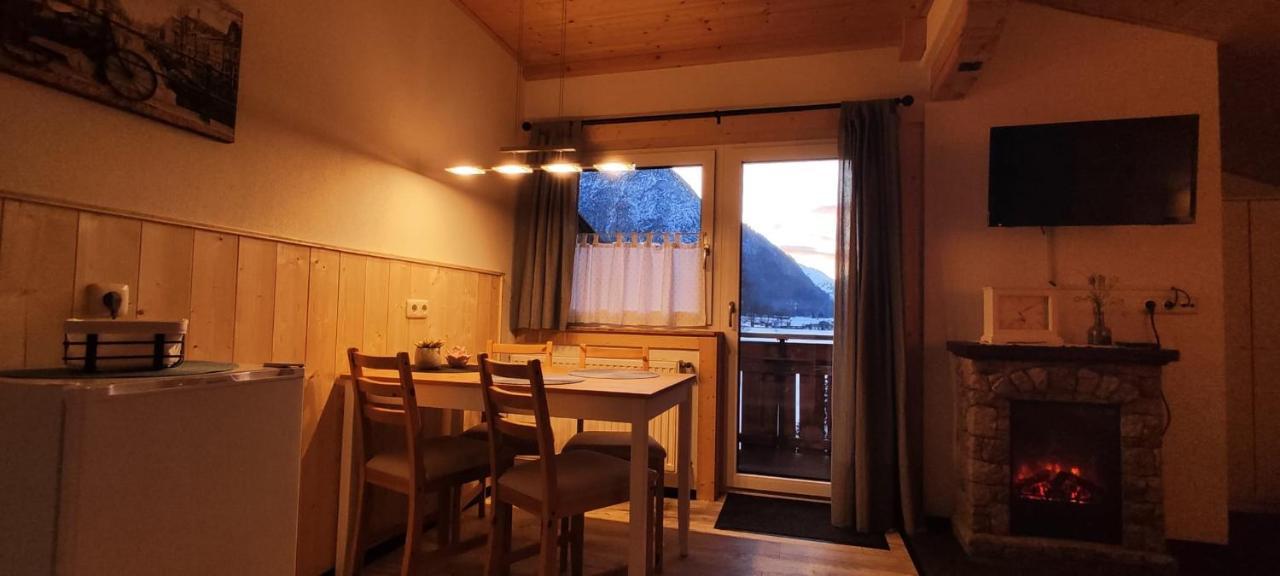 Ferienhaus Lechtaler Alpen Bach  Eksteriør billede
