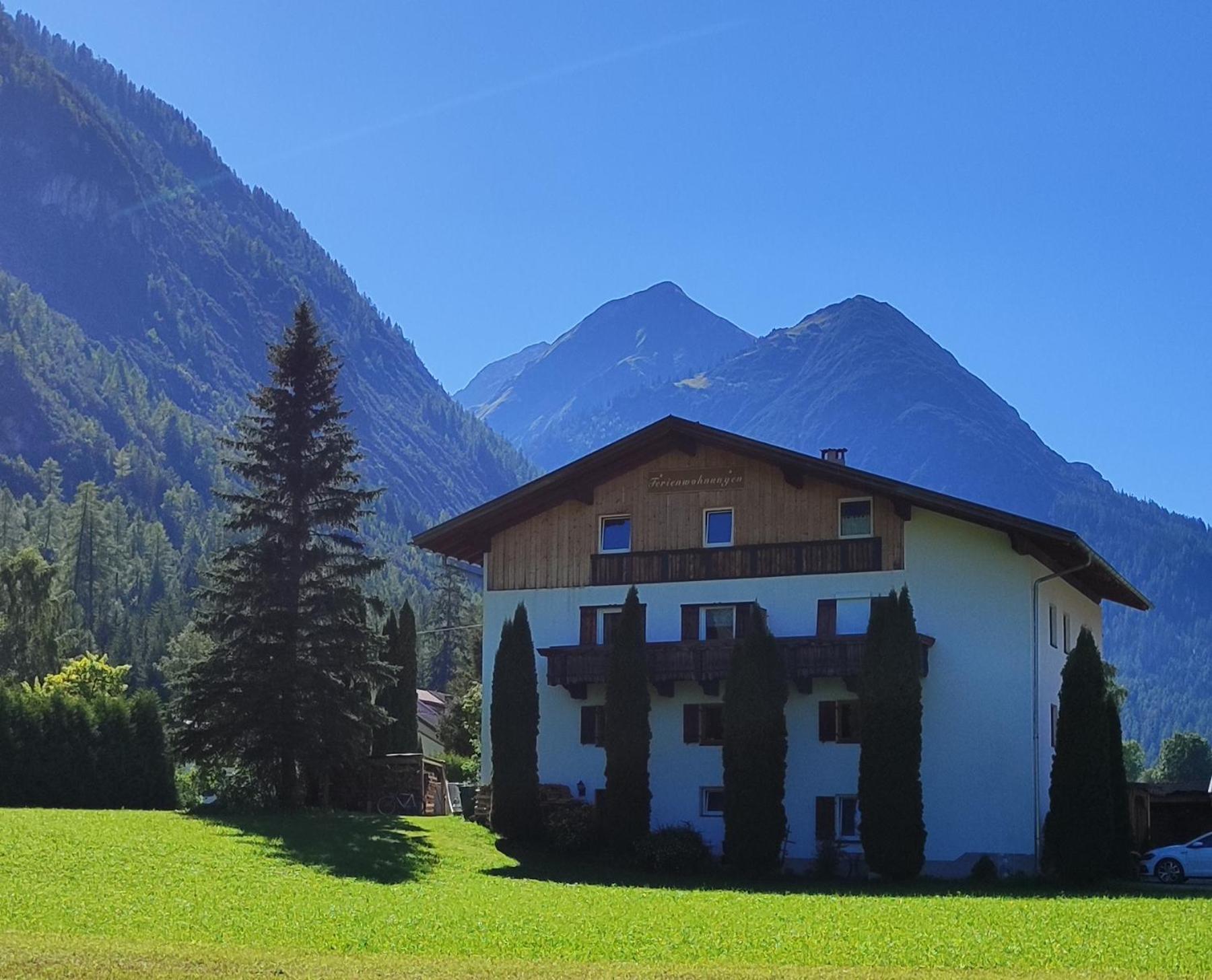 Ferienhaus Lechtaler Alpen Bach  Eksteriør billede